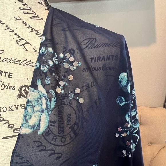 D16.14 Vince Camuto Navy Blue Sheer Floral Kimono Wrap O/S - Picture 5 of 6